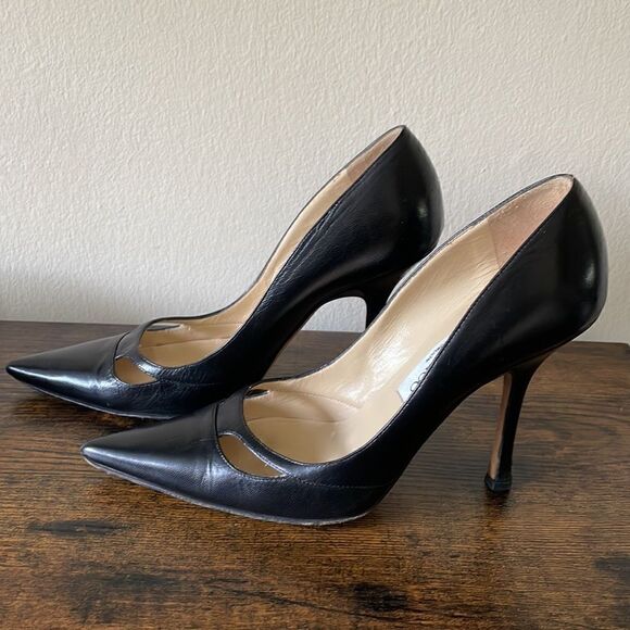 Jimmy Choo Black Leather
Cut-Out Pointed Toe Pumps Size 38 - Picture 4 of 13